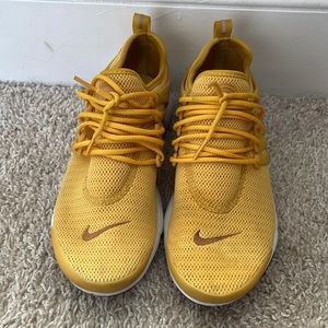 - Nike Presto